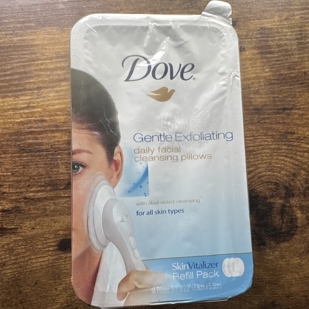 Dove Gentle Exfoliating Daily Facial Skin Vitalizer Cleansing Pillows 14 Count